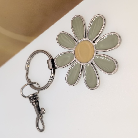 Floral Keychain Daisy Bag Charm with Green and Yellow Accents - Picture 1 of 5